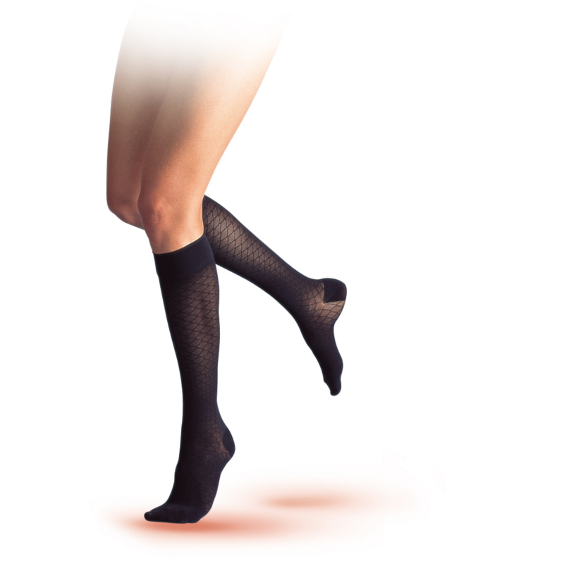 Chaussettes de contention de la gamme Audace de Sigvaris. Coloris Noir Chaussettes de contention de la gamme Audace de Sigvaris. Coloris Noir