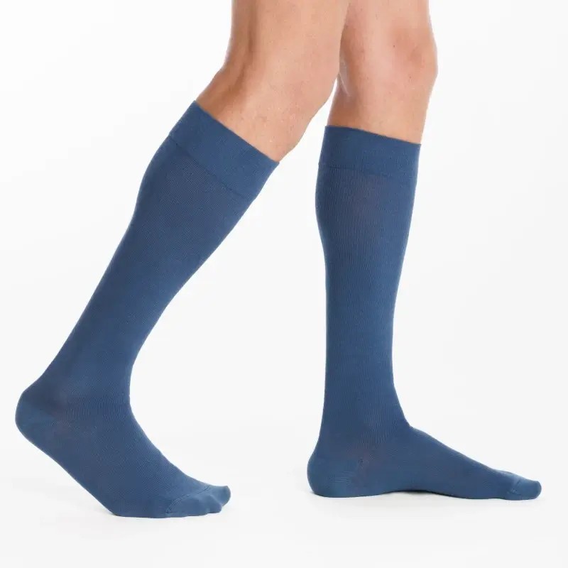 Chaussettes de contention Homme Active Coton Bio par Sigvaris - Coloris Bleu Jeans