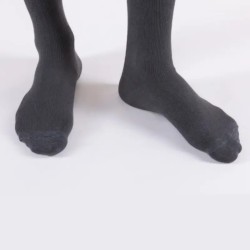 Chaussettes de contention Homme Venoflex Fast Coton Classe 2 par Thuasne - Coloris Côte Ardoise - Zoom sur les pieds