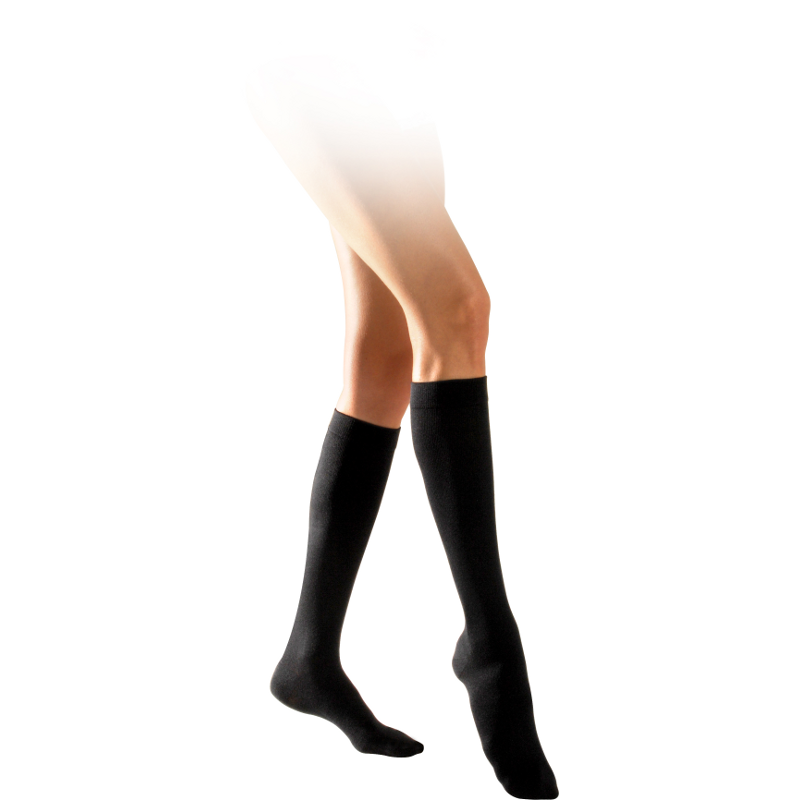 Chaussettes de contention de la gamme Soyance de Sigvaris. Coloris Marine Chaussettes de contention de la gamme Soyance de Sigvaris. Coloris Marine